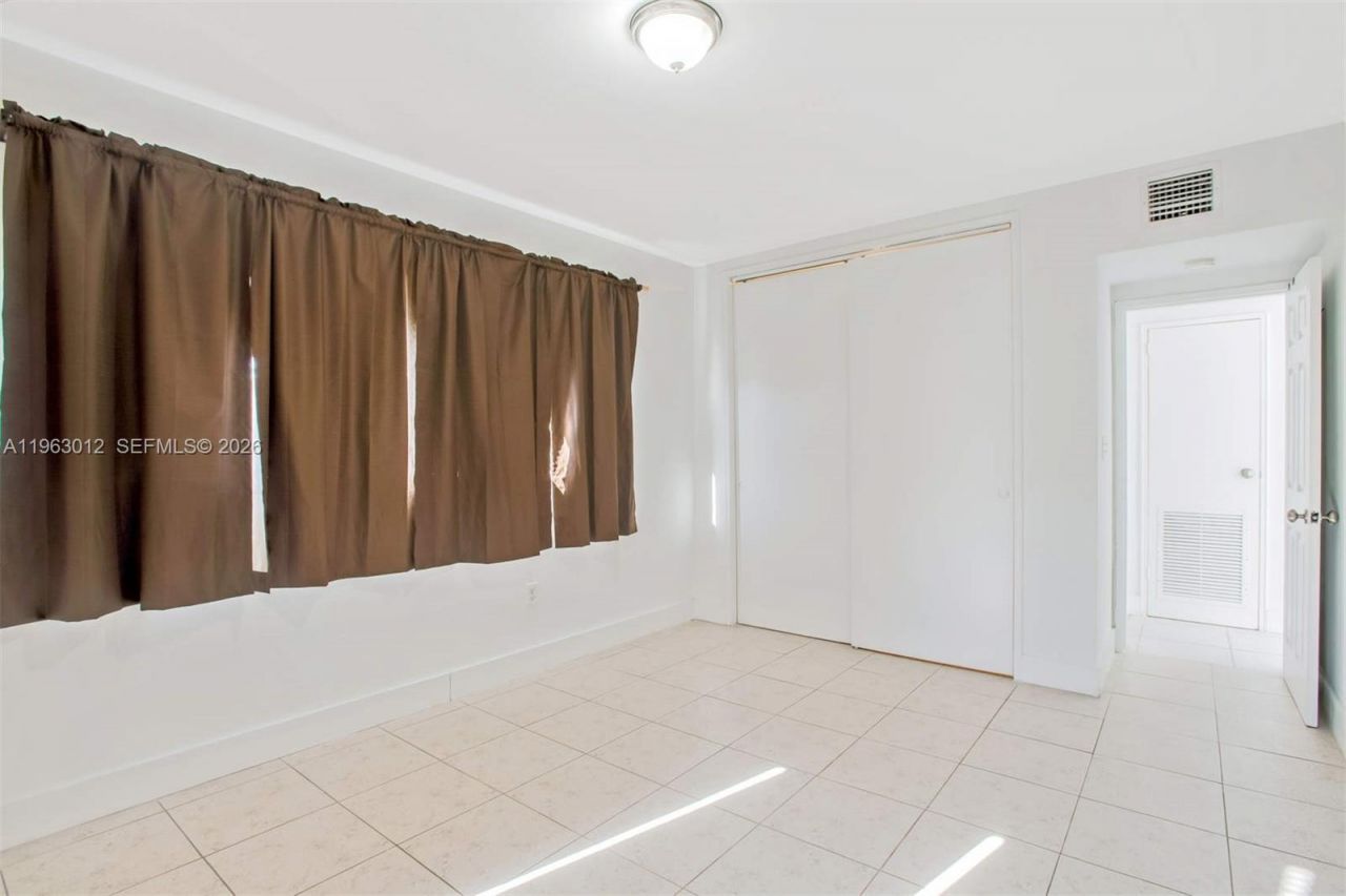 10001 W Bay Harbor Dr , Unit 208, Bay Harbor Islands, FL 33154 Photo