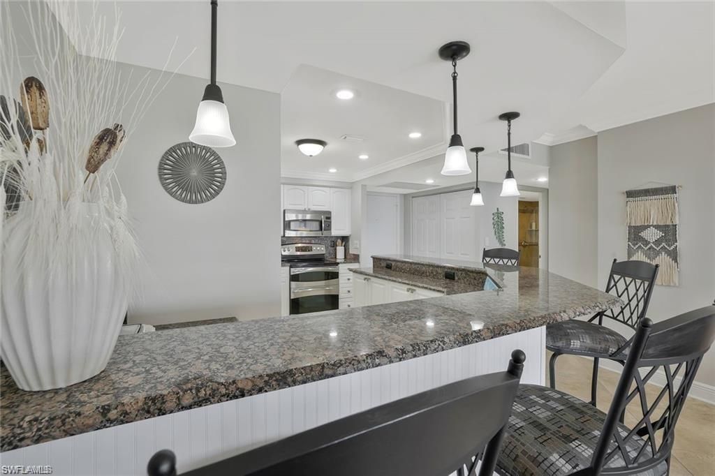 5 Bluebill Ave, Unit 812, Naples, FL 34108 Photo