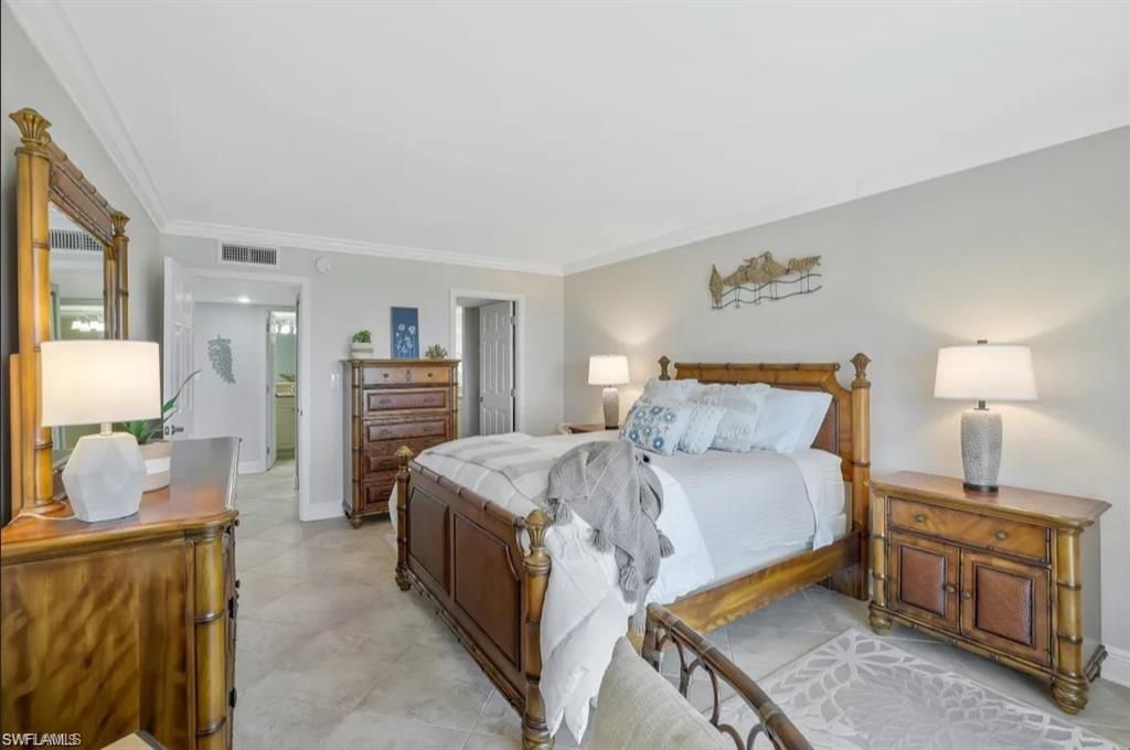 5 Bluebill Ave, Unit 812, Naples, FL 34108 Photo