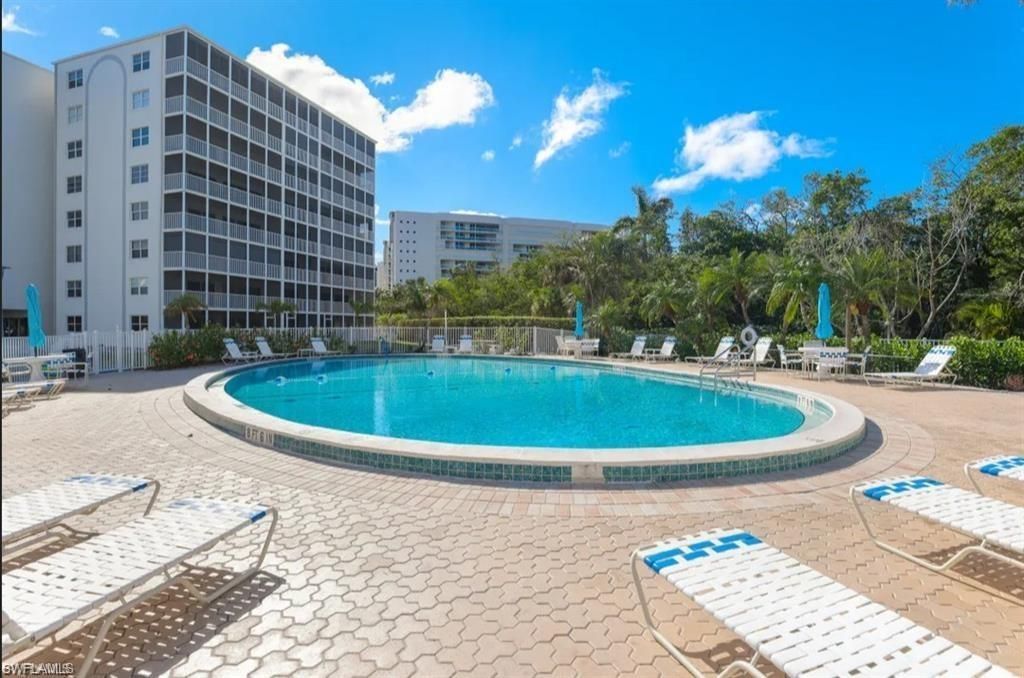 5 Bluebill Ave, Unit 812, Naples, FL 34108 Photo
