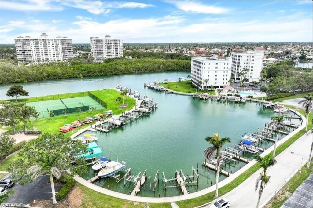 5 Bluebill Ave, Unit 812, Naples, FL 34108 Photo