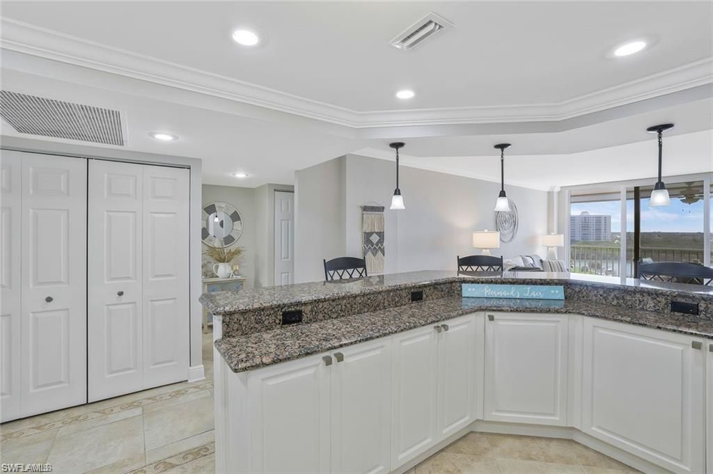5 Bluebill Ave, Unit 812, Naples, FL 34108 Photo