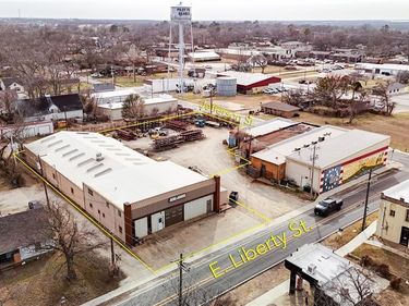 111 E Liberty Street , Pilot Point, TX 76258