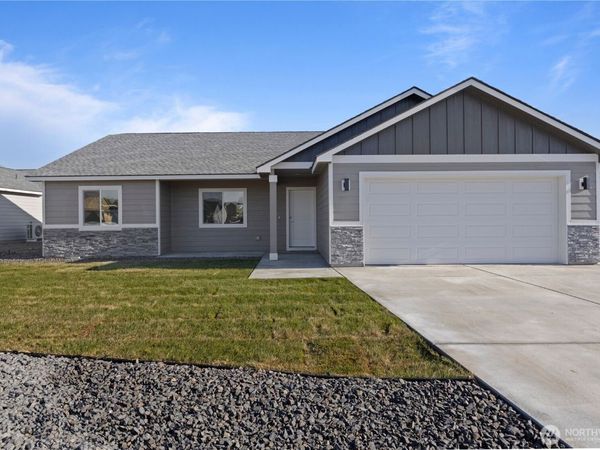 923 La Vista Drive, Warden, WA 98857