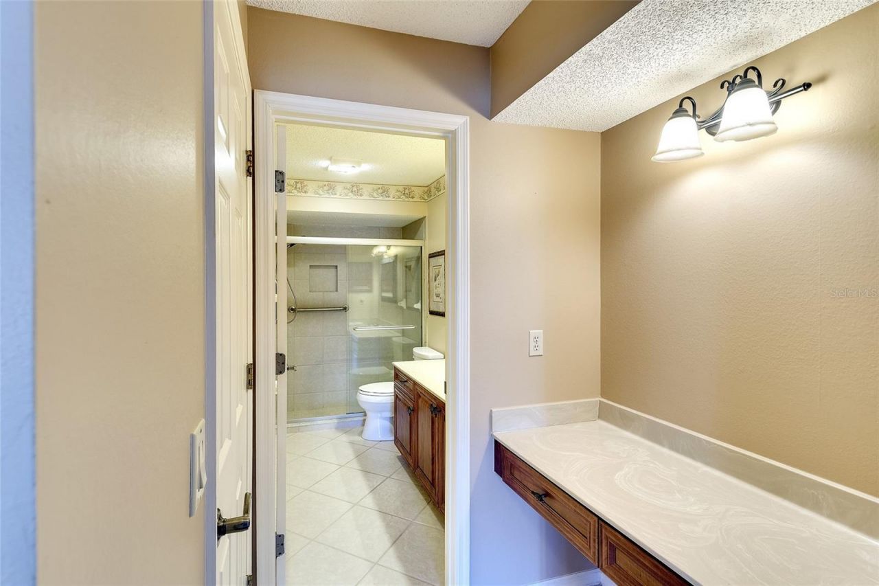 6291 Timber Lake Drive, Unit I4, Sarasota, FL 34243 Photo