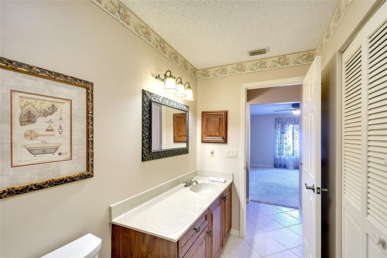 6291 Timber Lake Drive, Unit I4, Sarasota, FL 34243 Photo