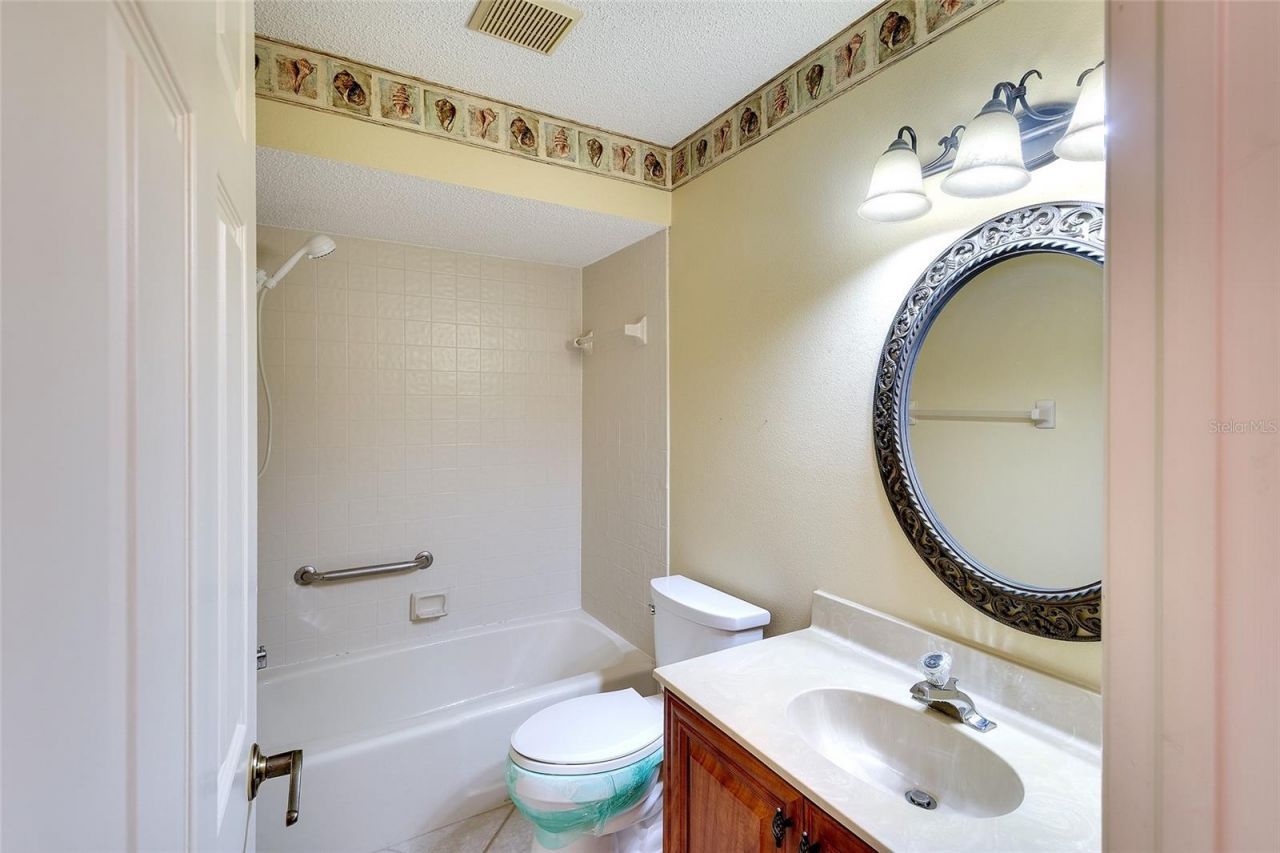 6291 Timber Lake Drive, Unit I4, Sarasota, FL 34243 Photo