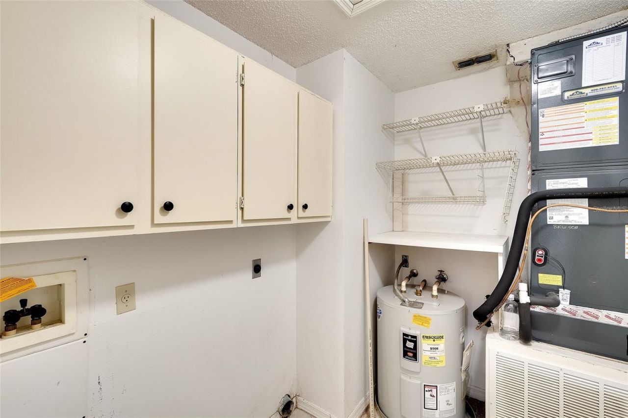 6291 Timber Lake Drive, Unit I4, Sarasota, FL 34243 Photo