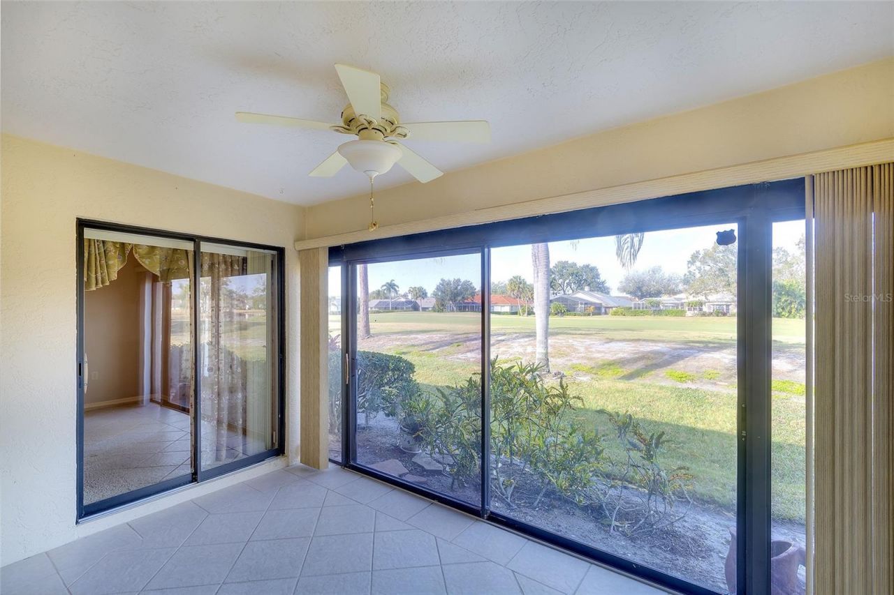 6291 Timber Lake Drive, Unit I4, Sarasota, FL 34243 Photo