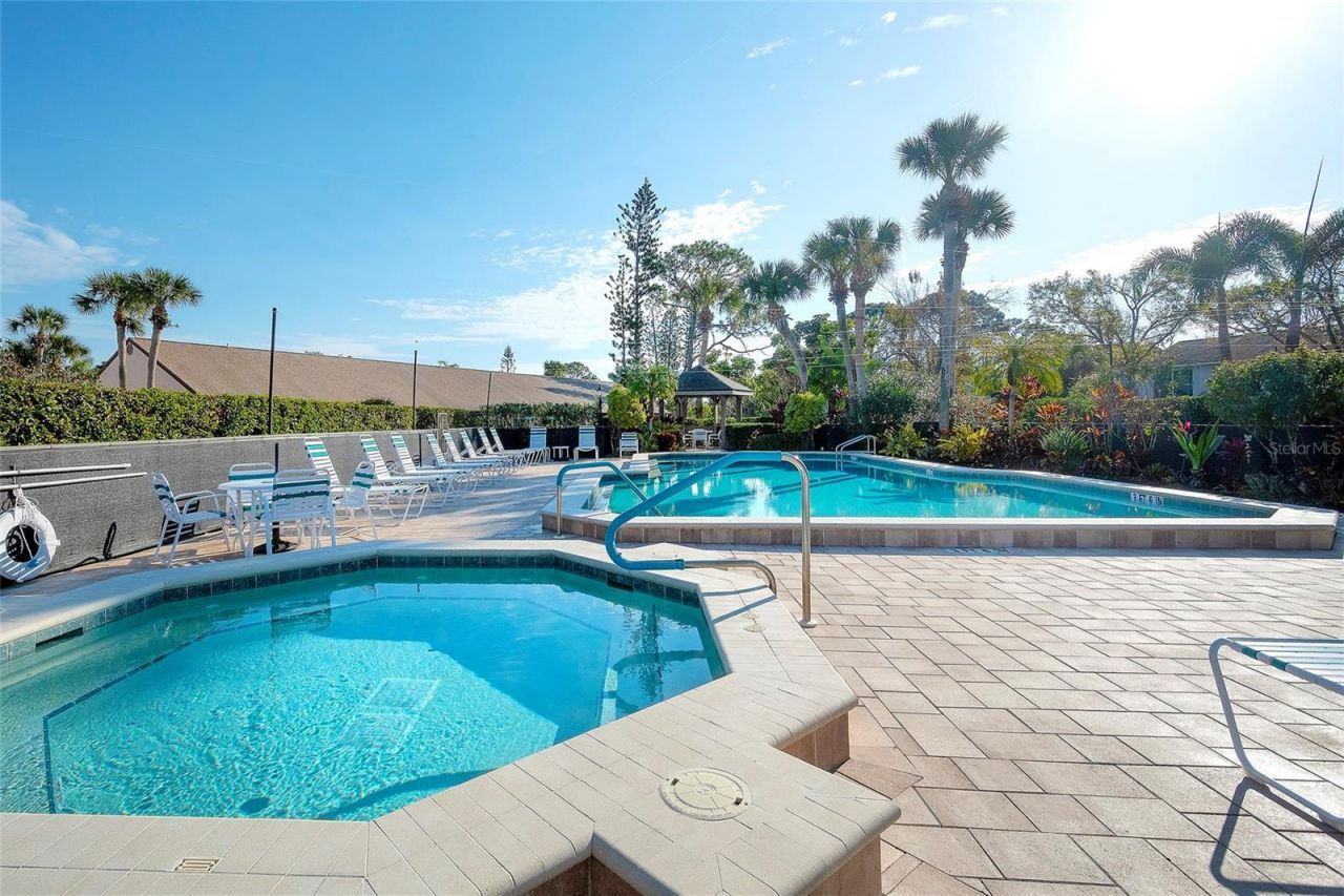 6291 Timber Lake Drive, Unit I4, Sarasota, FL 34243 Photo