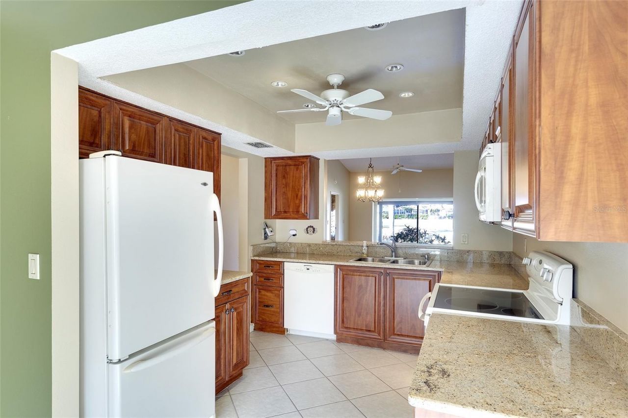 6291 Timber Lake Drive, Unit I4, Sarasota, FL 34243 Photo
