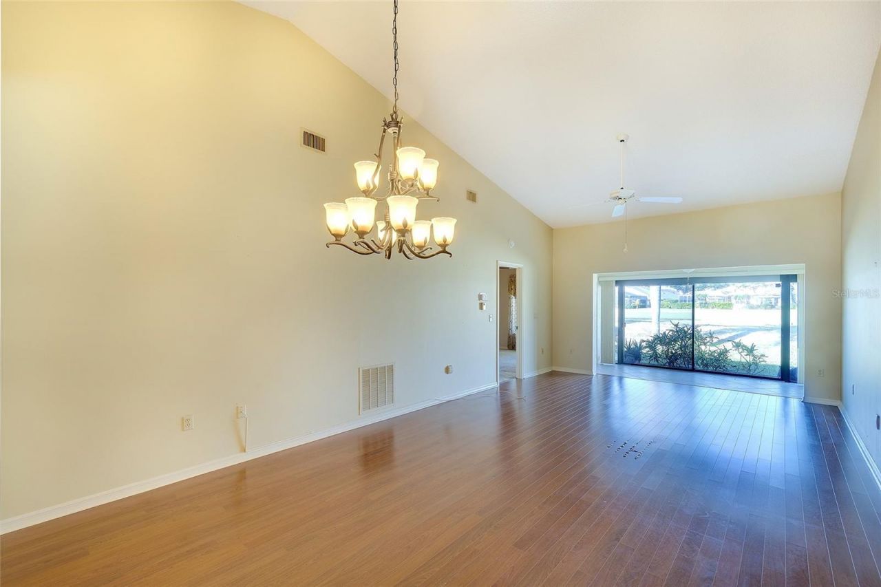 6291 Timber Lake Drive, Unit I4, Sarasota, FL 34243 Photo