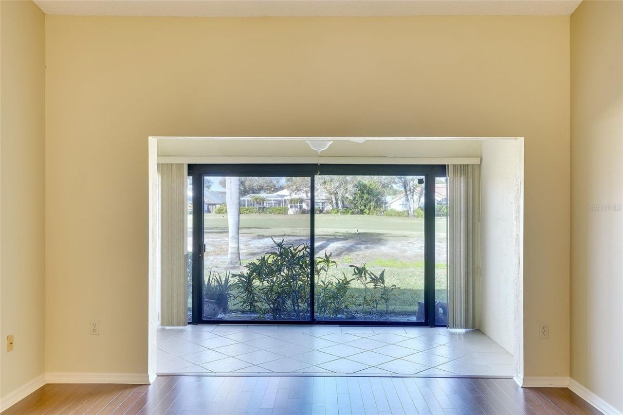 6291 Timber Lake Drive, Unit I4, Sarasota, FL 34243 Photo