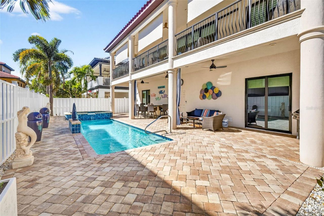 105 Wimbledon Court, Redington Shores, FL 33708 Photo