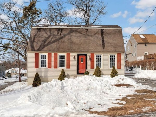 4 Colburn Street, Burlington, MA 01803