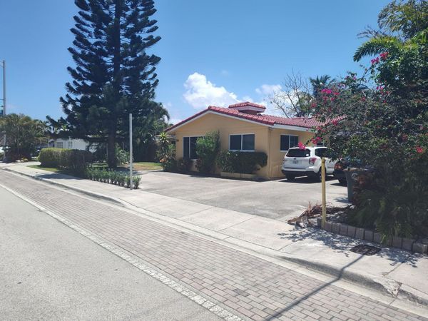 2210 NE 36th Street, Unit A&B, Lighthouse Point, FL 33064