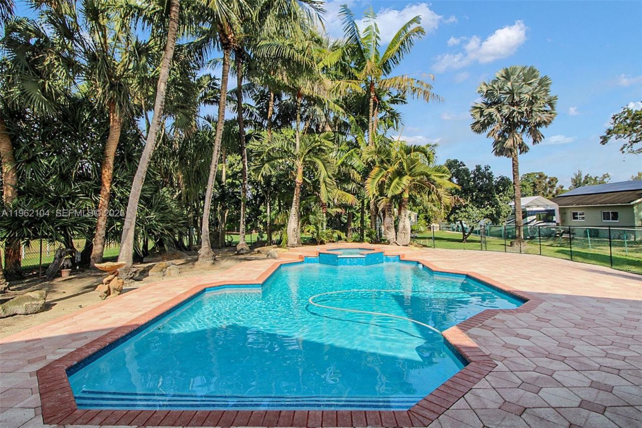 14481 SW 20th St , Davie, FL 33325 Photo