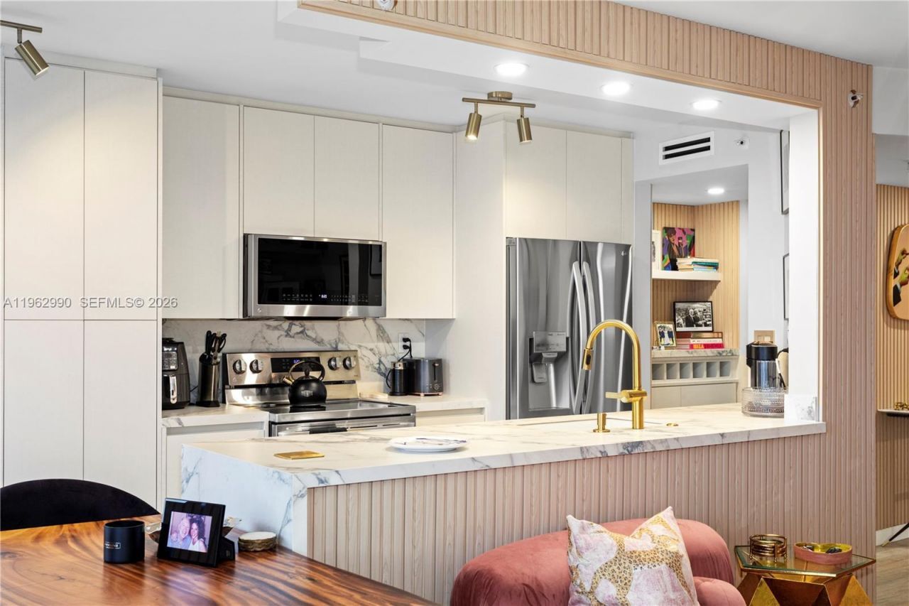 1688 West Ave , Unit PH-04, Miami Beach, FL 33139 Photo