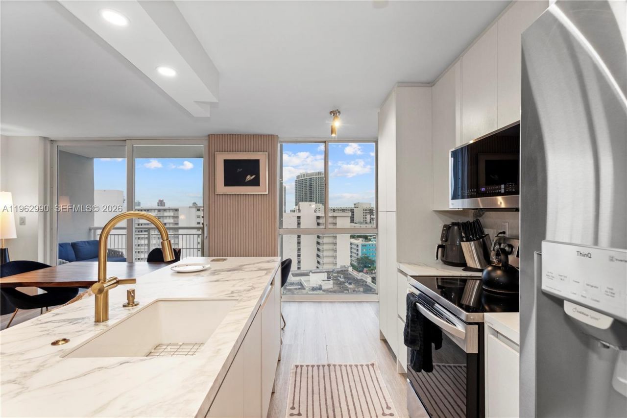 1688 West Ave , Unit PH-04, Miami Beach, FL 33139 Photo