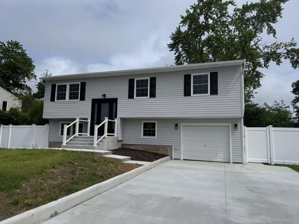 495 Hawkins Road , Selden, NY 11784