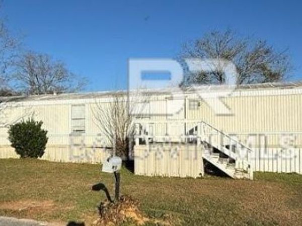 199 Robin Circle, Robertsdale, AL 36567