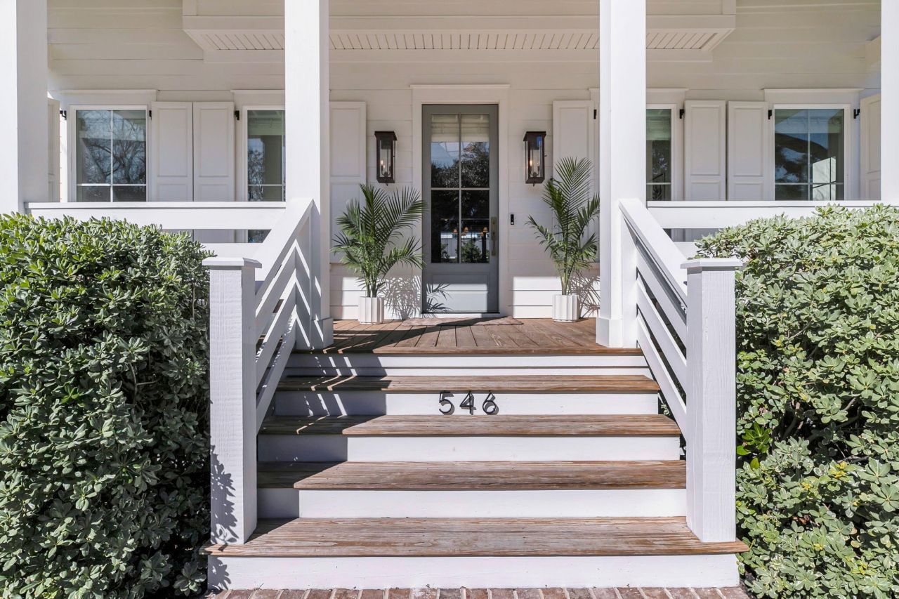 546 Center Street Photo 12