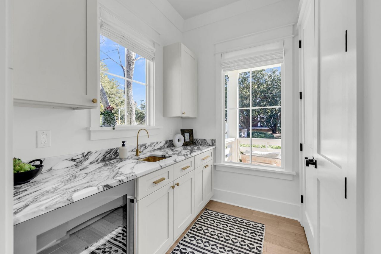 546 Center Street Photo 20