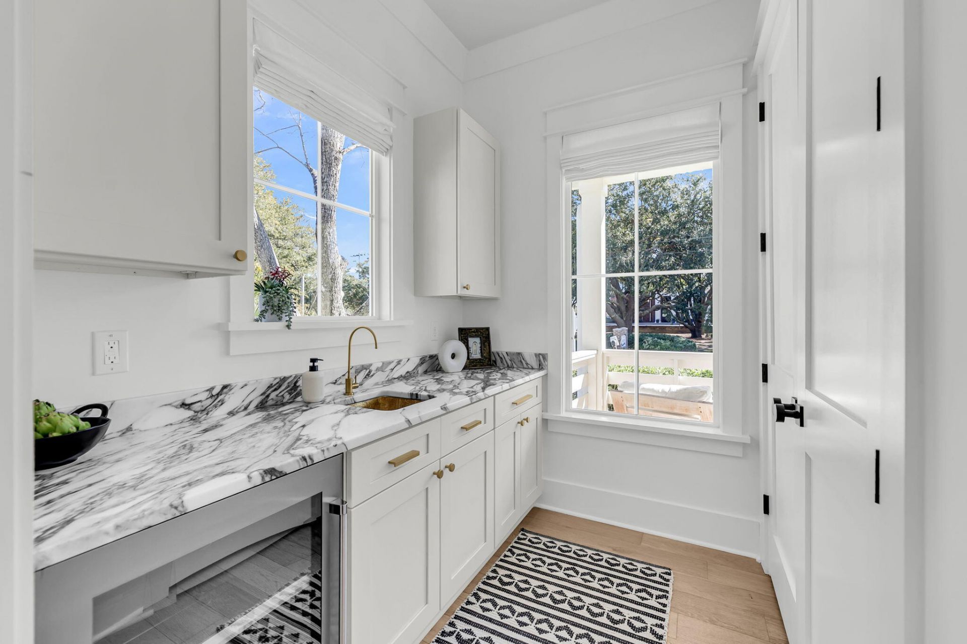 546 Center Street Photo 23
