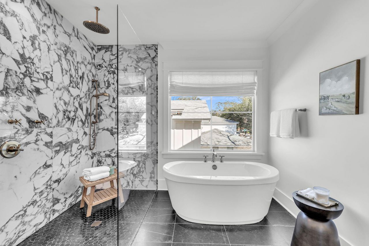 546 Center Street Photo 27