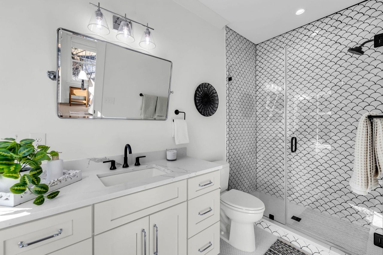 546 Center Street Photo 29