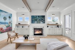 546 Center Street photo 4