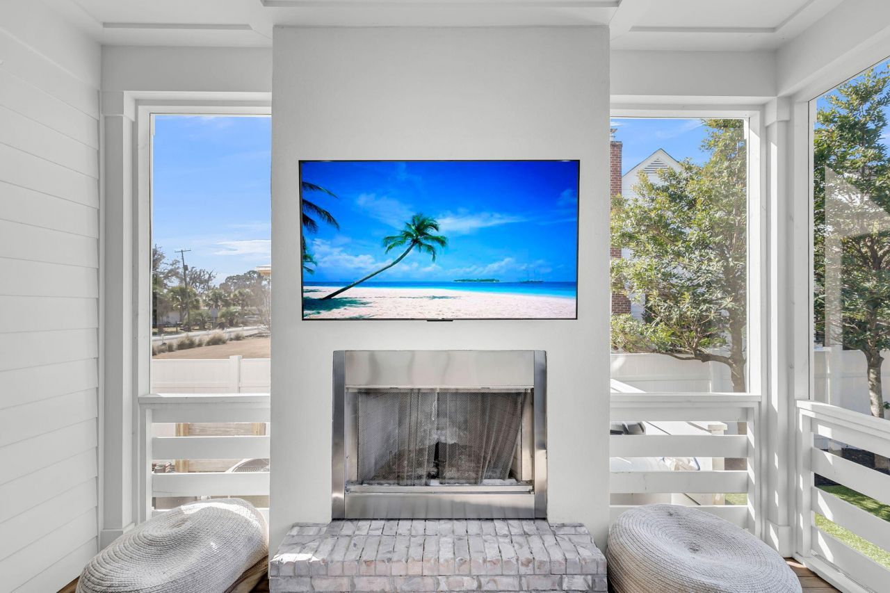 546 Center Street Photo 41