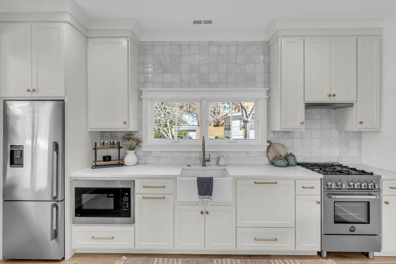 546 Center Street Photo 48