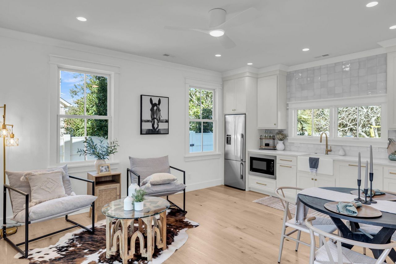 546 Center Street Photo 49