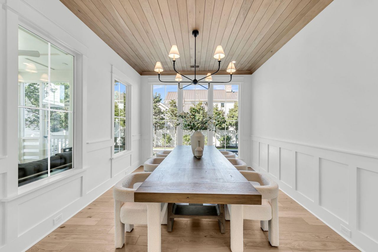 546 Center Street Photo 5