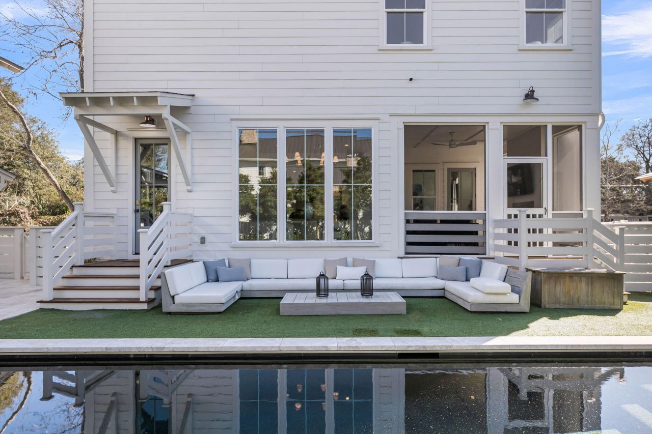 546 Center Street Photo 53