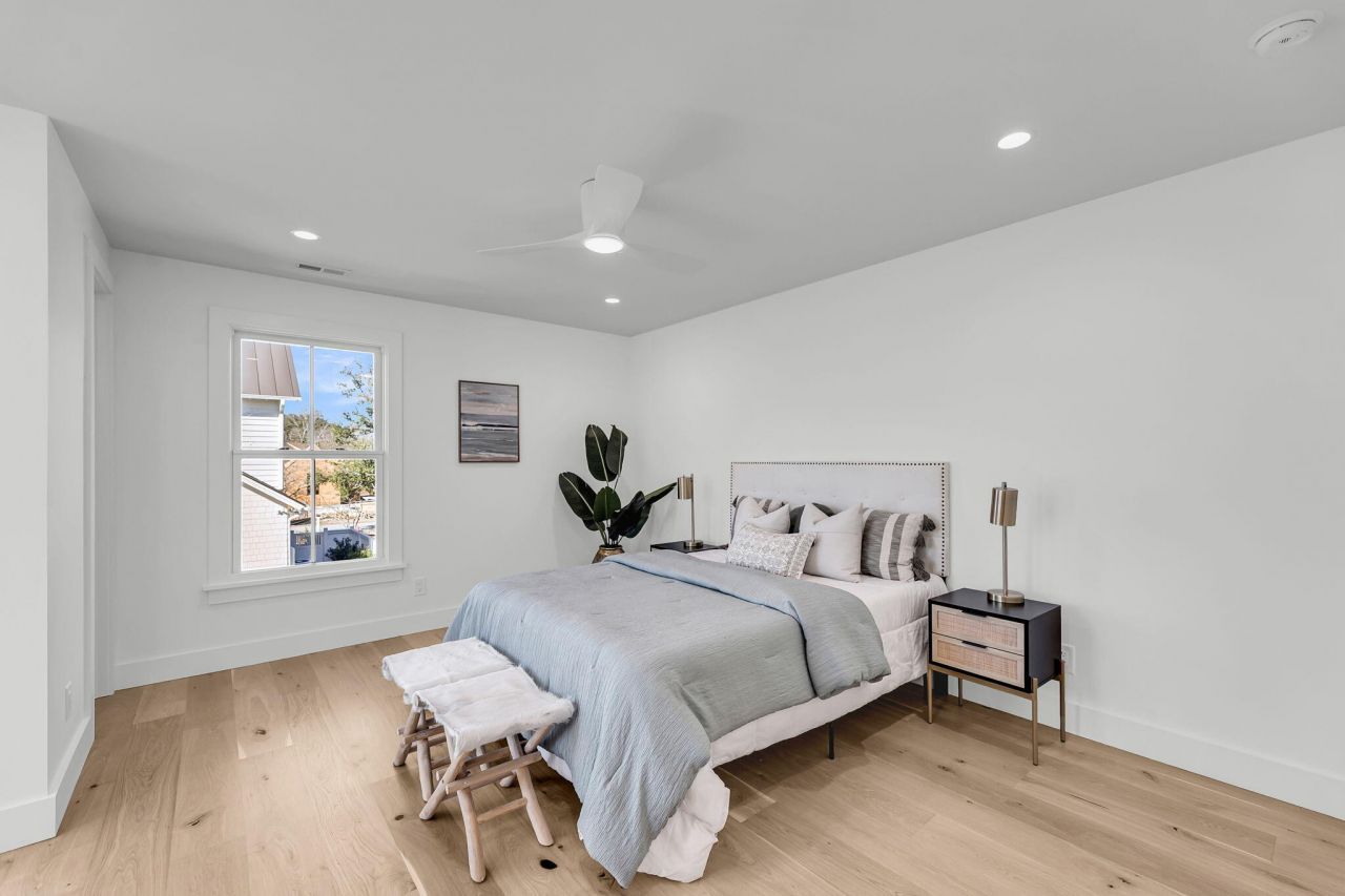 546 Center Street Photo 57