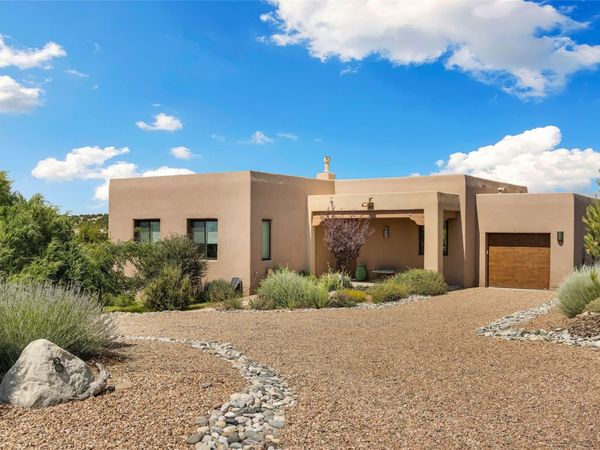8 Via Harena, Santa Fe, NM 87507