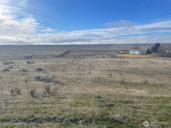 8686 Neppel Road NE, Moses Lake, WA 98837