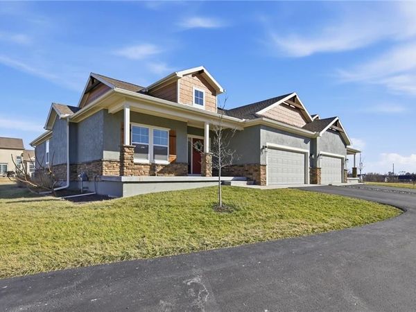 11782 S Deer Run Street, Unit 12, Olathe, KS 66061