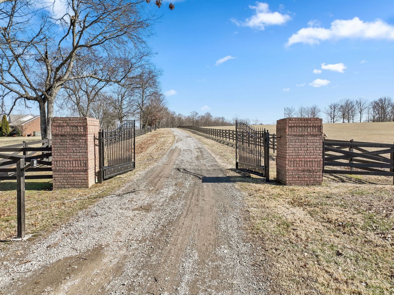 2049 Liebengood Rd Goodlettsville, TN 37072