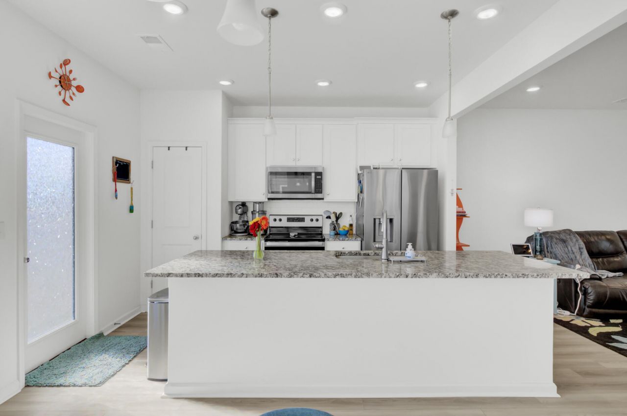 500 Trotters Lane Photo 10