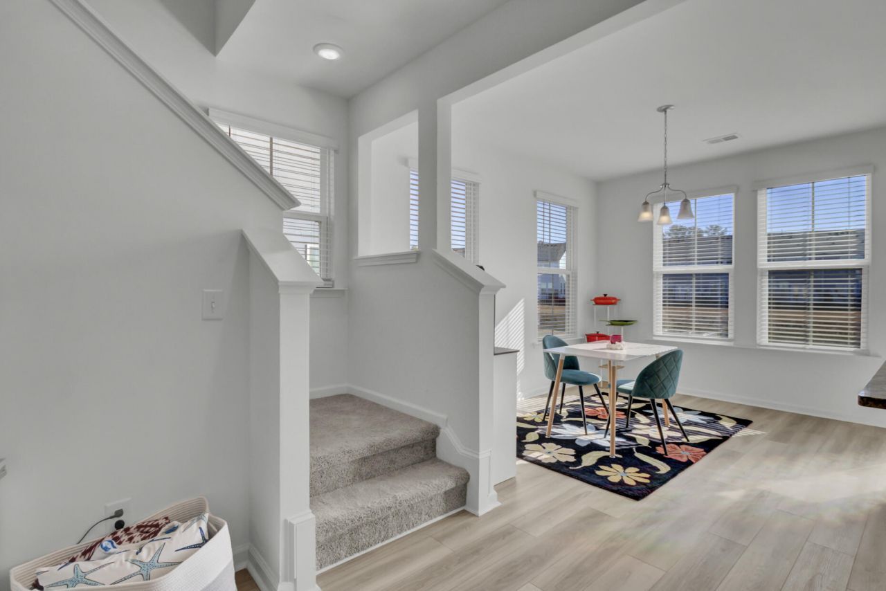 500 Trotters Lane Photo 16