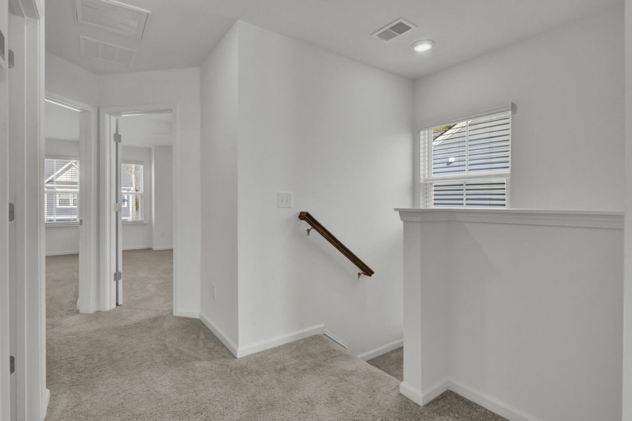 500 Trotters Lane Photo 17