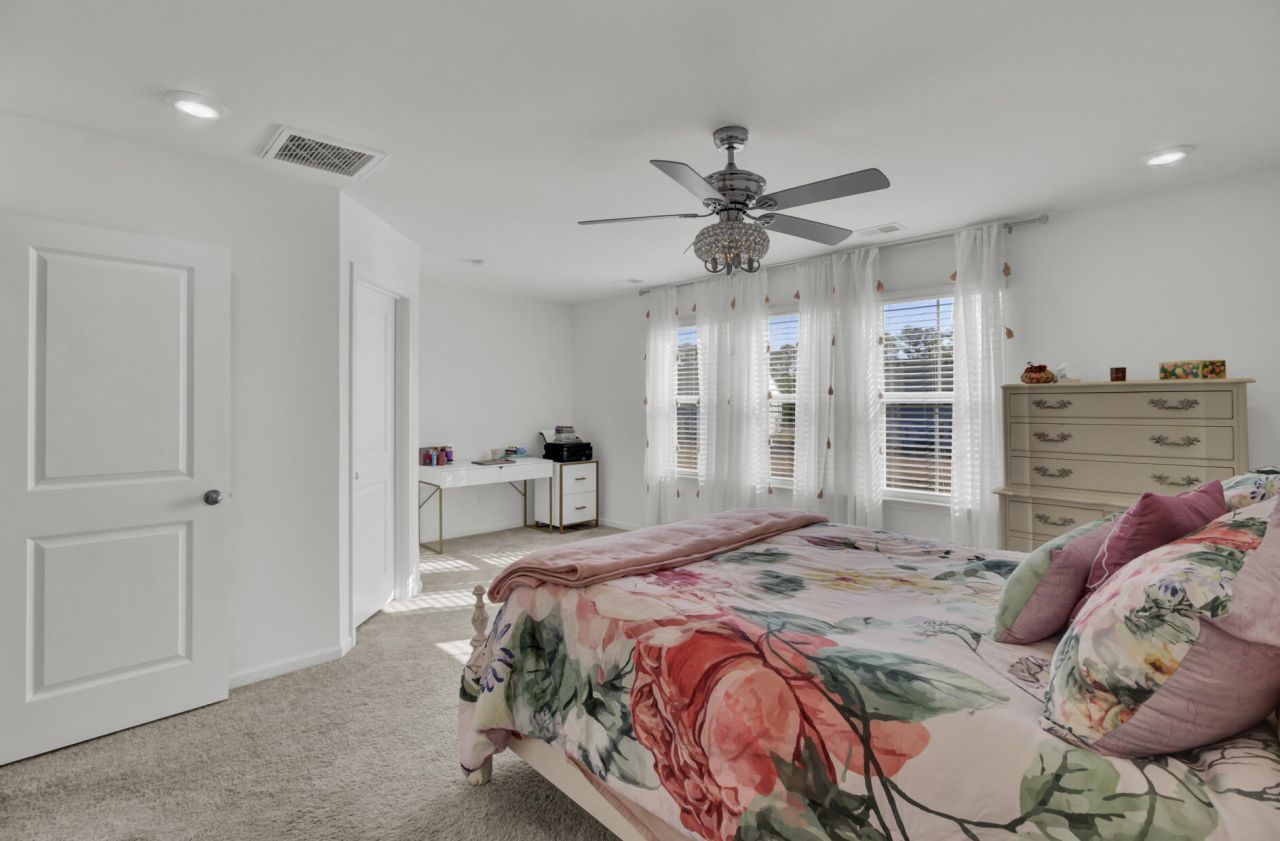 500 Trotters Lane Photo 19