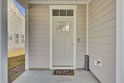 500 Trotters Lane photo 4