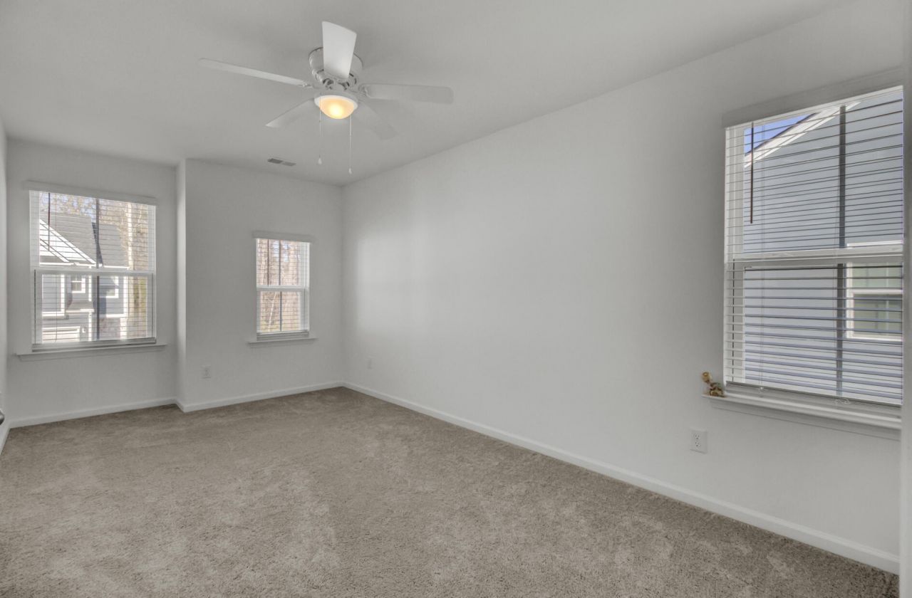 500 Trotters Lane Photo 23