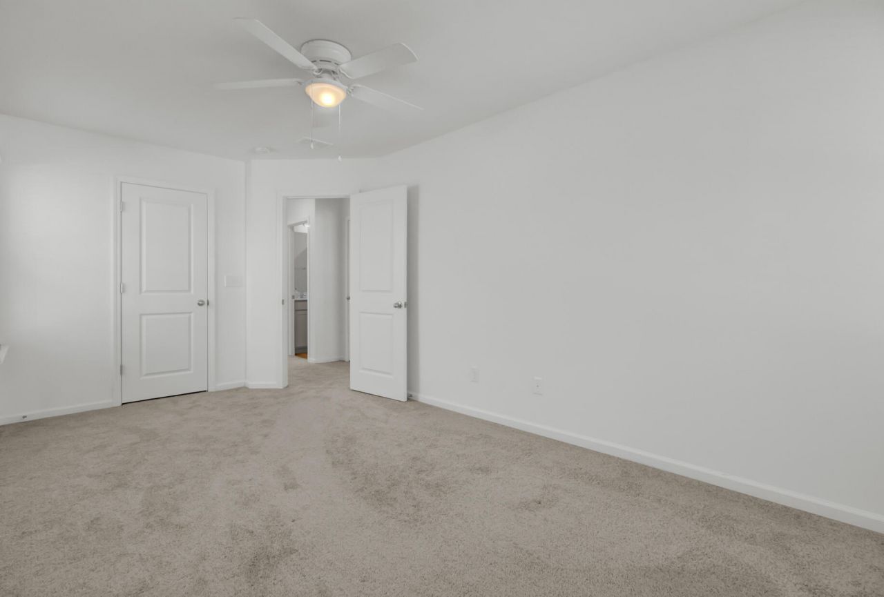 500 Trotters Lane Photo 24