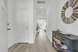 500 Trotters Lane photo 4