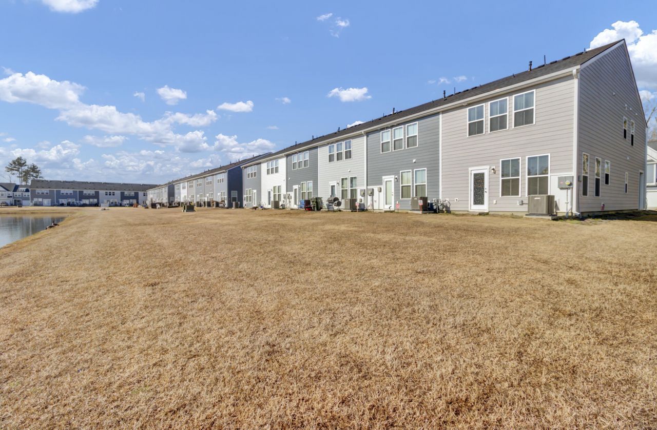 500 Trotters Lane Photo 30